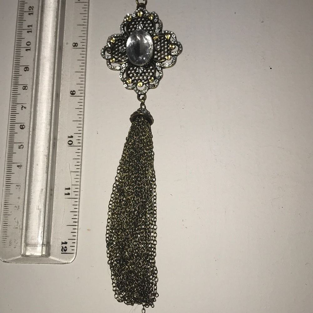 EUC 18” Vintage Floral Pendant with Metal Tassel